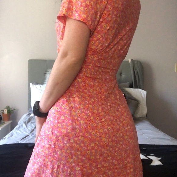 Beautiful vintage knee length dress - Picture 3 of 3